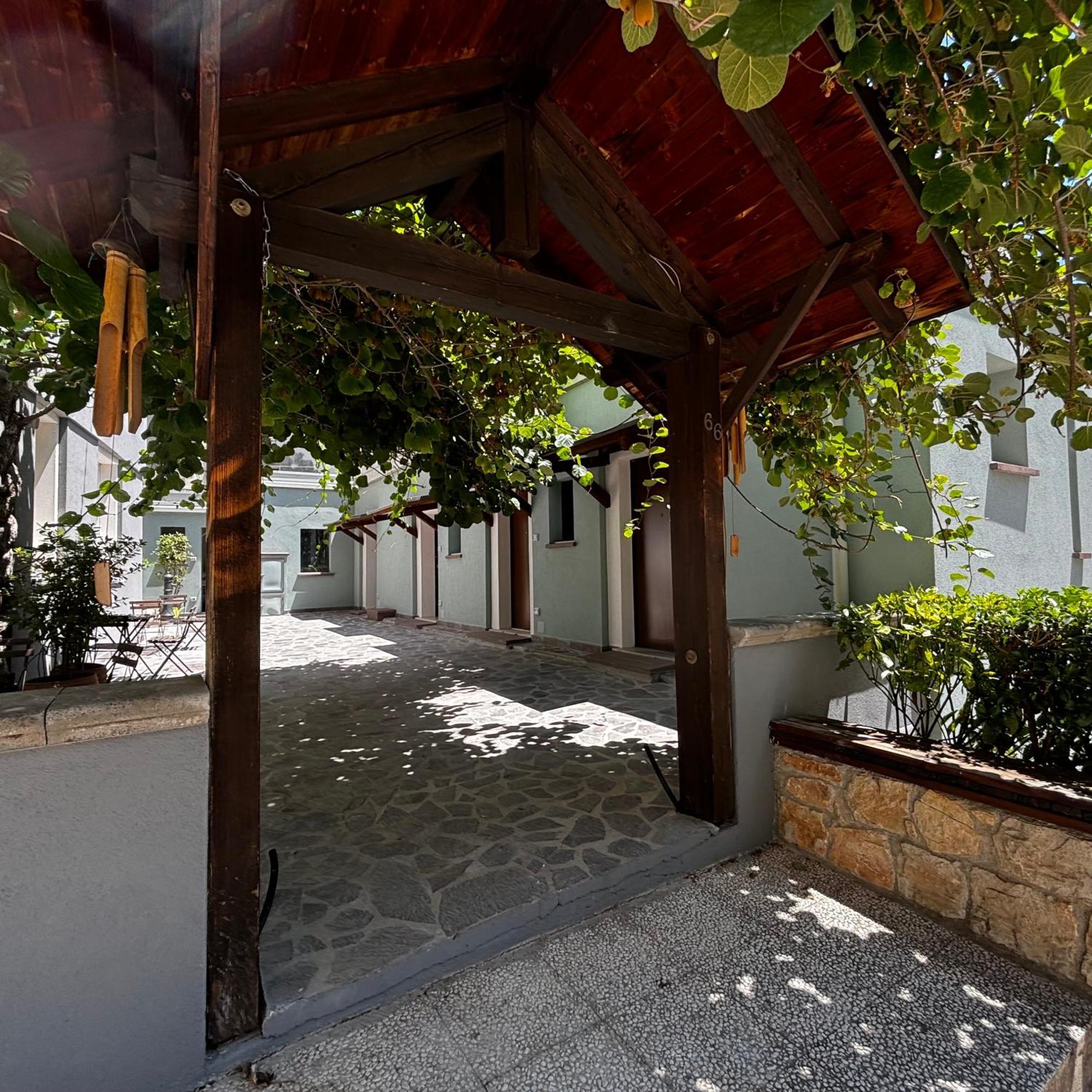 Essential Room & Parking In Centro Citta Con Parcheggio Privato E Wifi Potenza Exterior foto